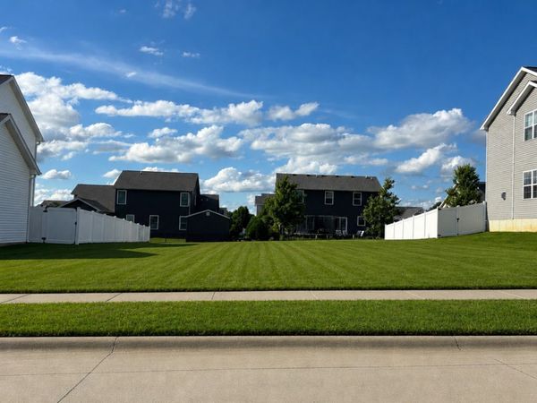 515 Wheatley Drive , Mahomet, IL 61853