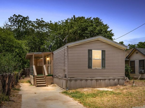 311 N REED ST, Pleasanton, TX 78064