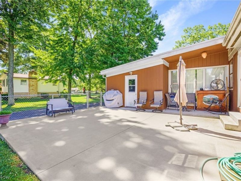 8259 Walter Street NW, Massillon, OH 44646 Photo 4