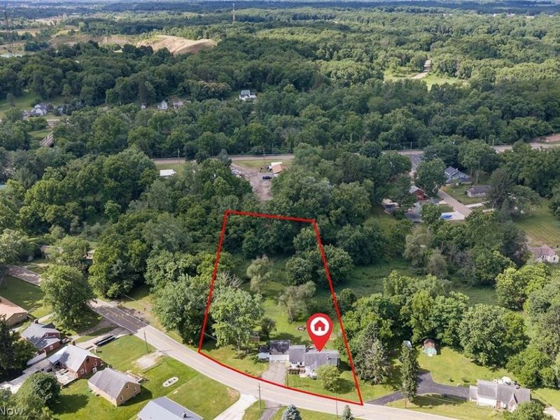 4631 Crystal Lake Avenue NW, Canal Fulton, OH 44614 Photo 2