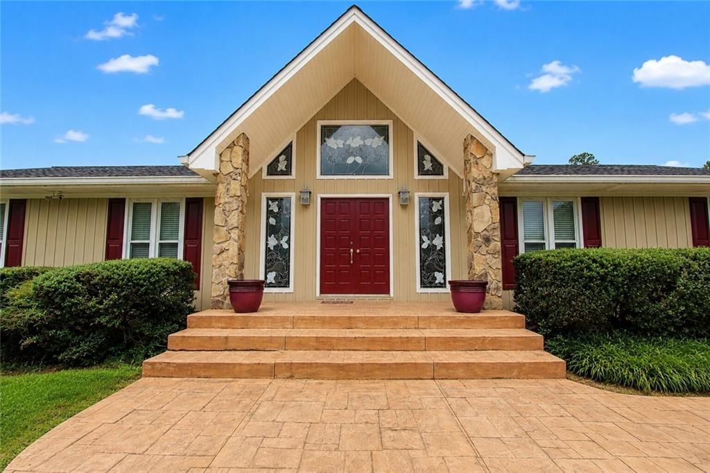 1464 Lakeview Road, Grayson, GA 30017 Main Photo