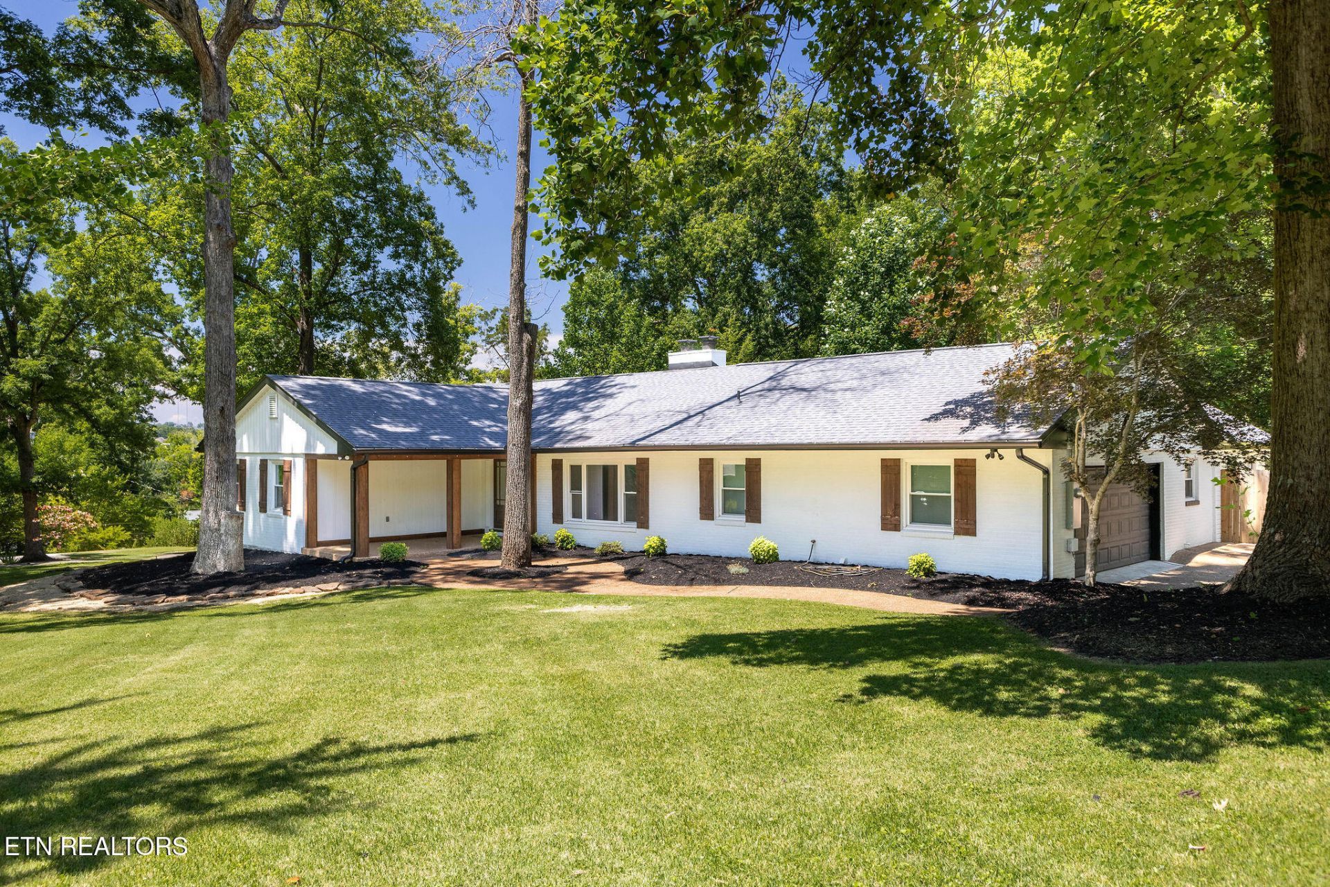 244 Guinnwood Lane, Knoxville, TN 37922 Main Photo