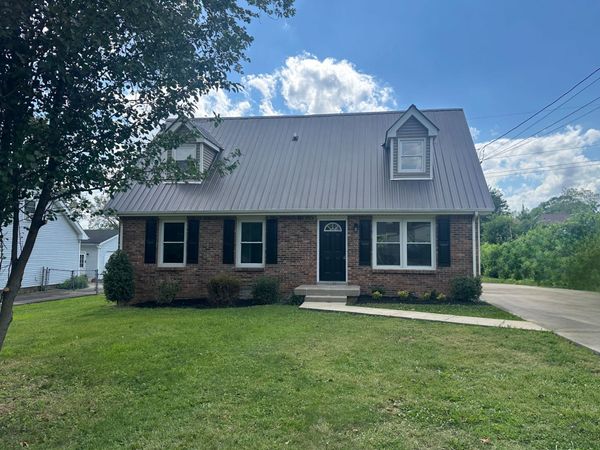 408 Helton Dr , Clarksville, TN 37042