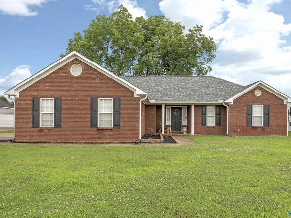 111 Gin Creek Crossing, Decatur, AL 35603