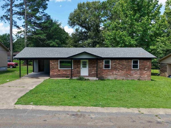 1426 Mimosa St, Malvern, AR 72104