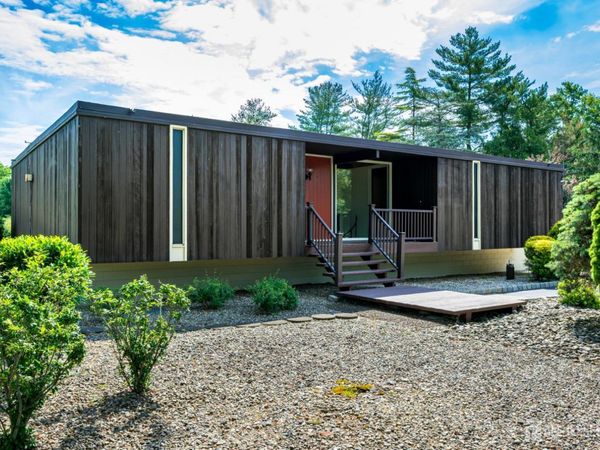 34 Henderson Road, Kendall Park, NJ 08824