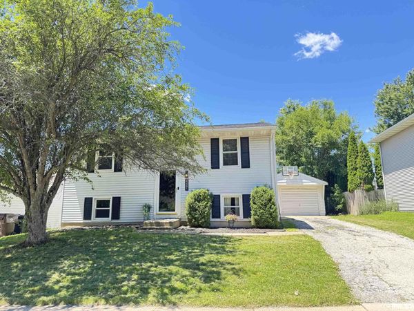 4441 W CASTLETON Road, Peoria, IL 61615