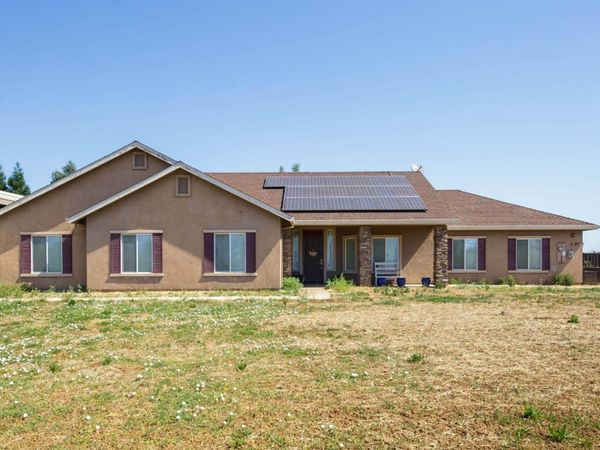 21187 E Rose Clover Ln, Linden, CA 95236