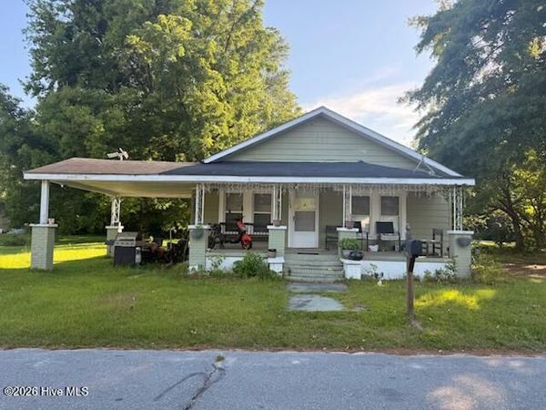 1009 Bunting Street , Clinton, NC 28328