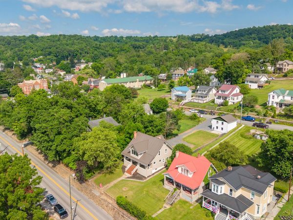 348 W Main St, Ronceverte, WV 24970