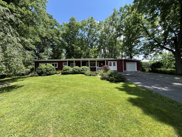 491 Bell Dr, Lewisburg, WV 24901