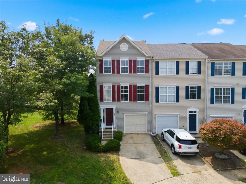 21064 Tioga Terrace, Ashburn, VA 20147 Main Photo