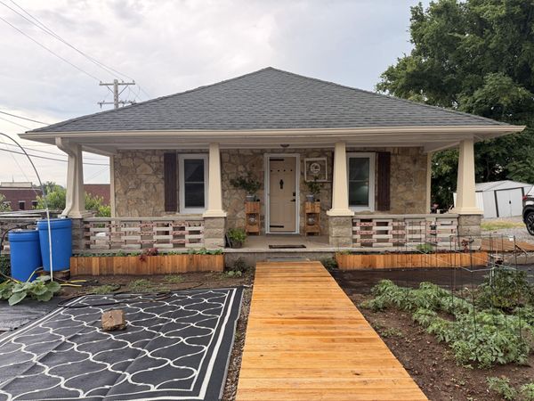 112 S High Street , Stockton, MO 65785