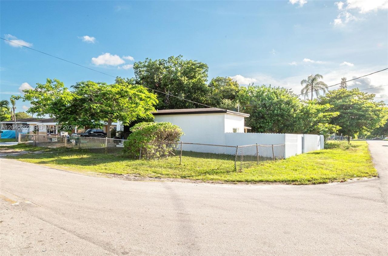 7190 NW 21st Ave , Miami, FL 33147 Photo