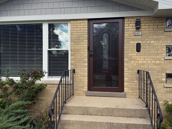 8003 Menard Avenue , Burbank, IL 60459