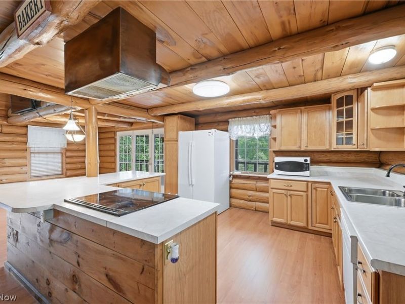 7374 Vale Road, Rogers, OH 44455 Photo 10