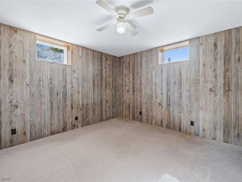 7374 Vale Road, Rogers, OH 44455 Photo 32