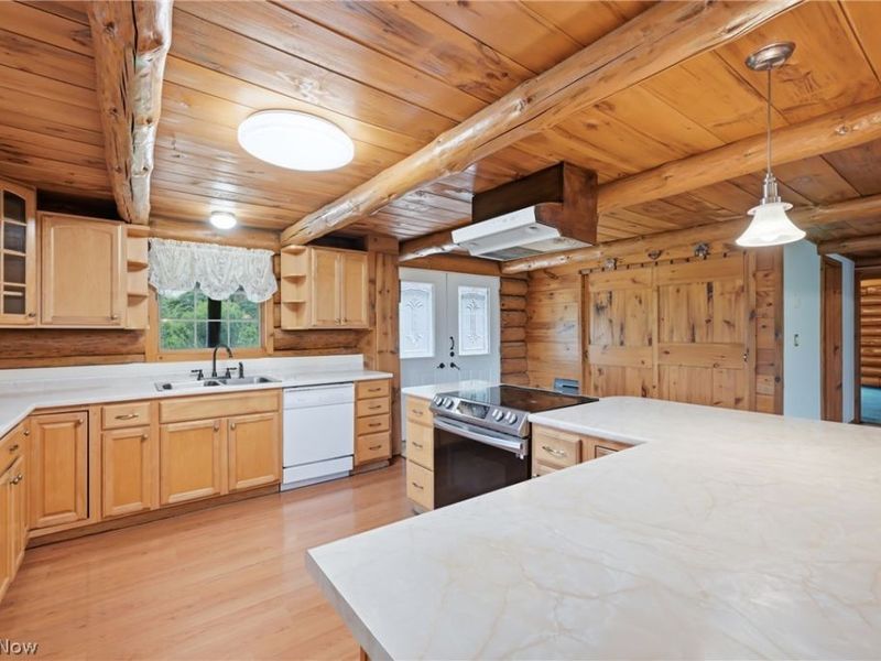 7374 Vale Road, Rogers, OH 44455 Photo 8