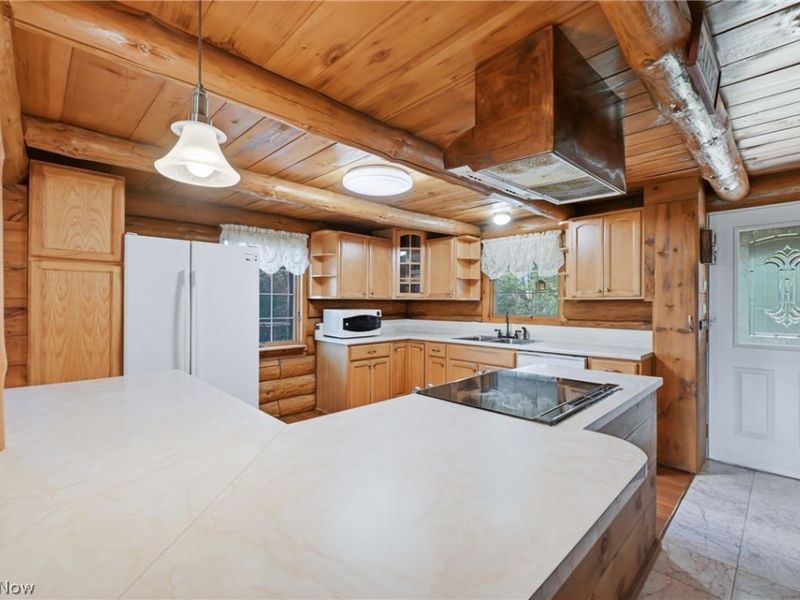 7374 Vale Road, Rogers, OH 44455 Photo 9