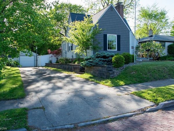 2011 Rowland Avenue NE, Canton, OH 44709