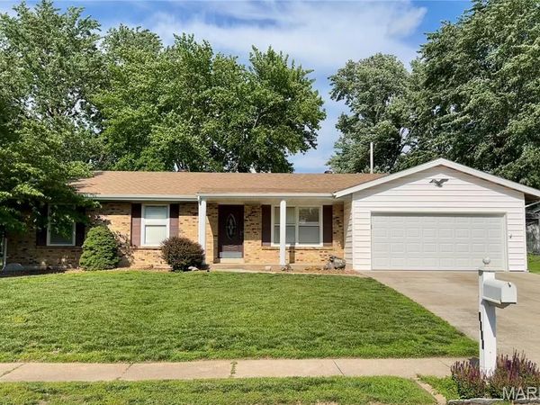 2828 Olde Gloucester Drive , St Charles, MO 63301