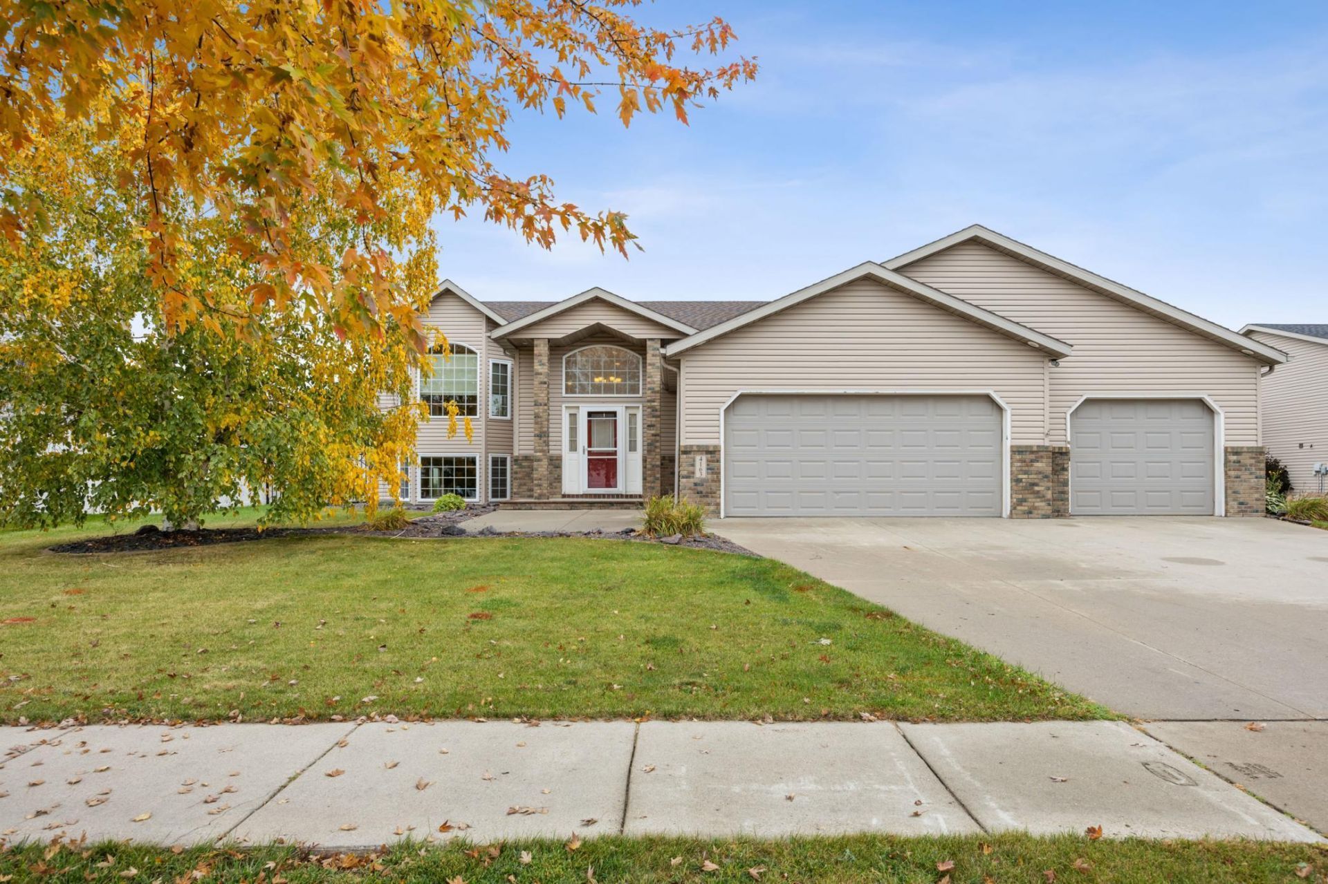 4163 54th Street S, Fargo, ND 58104 Main Photo