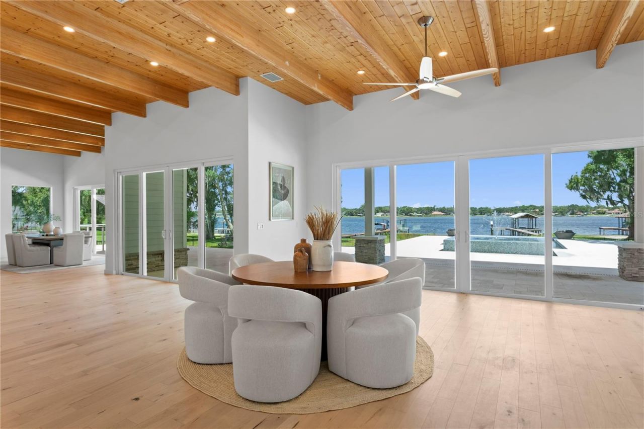 14802 Lake Magdalene Circle, Tampa, FL 33613 Photo