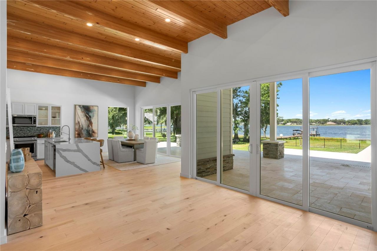 14802 Lake Magdalene Circle, Tampa, FL 33613 Photo