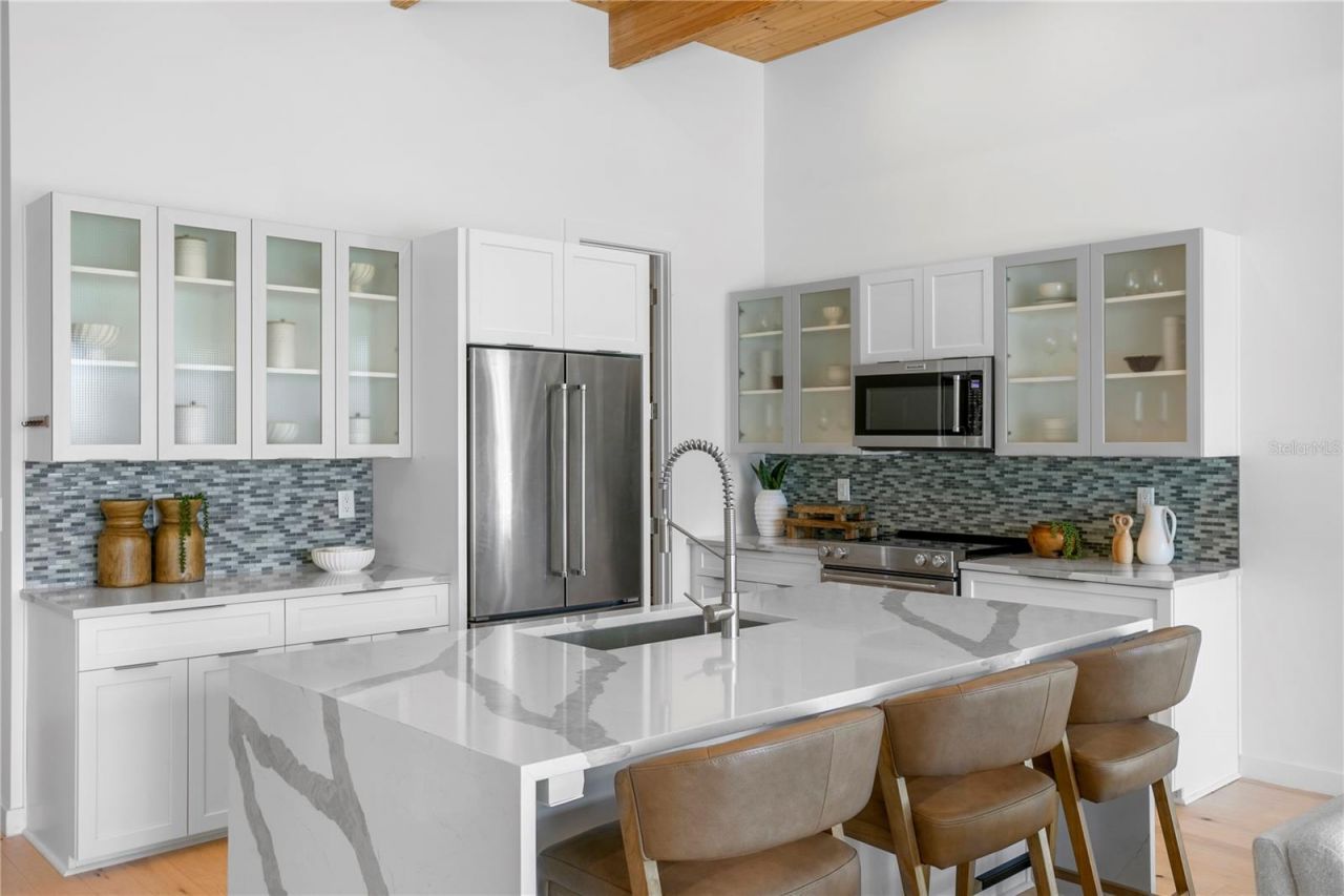 14802 Lake Magdalene Circle, Tampa, FL 33613 Photo