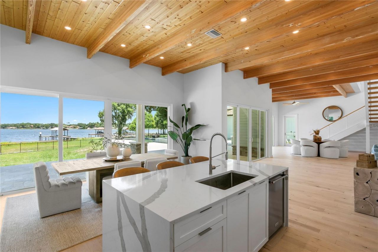 14802 Lake Magdalene Circle, Tampa, FL 33613 Photo