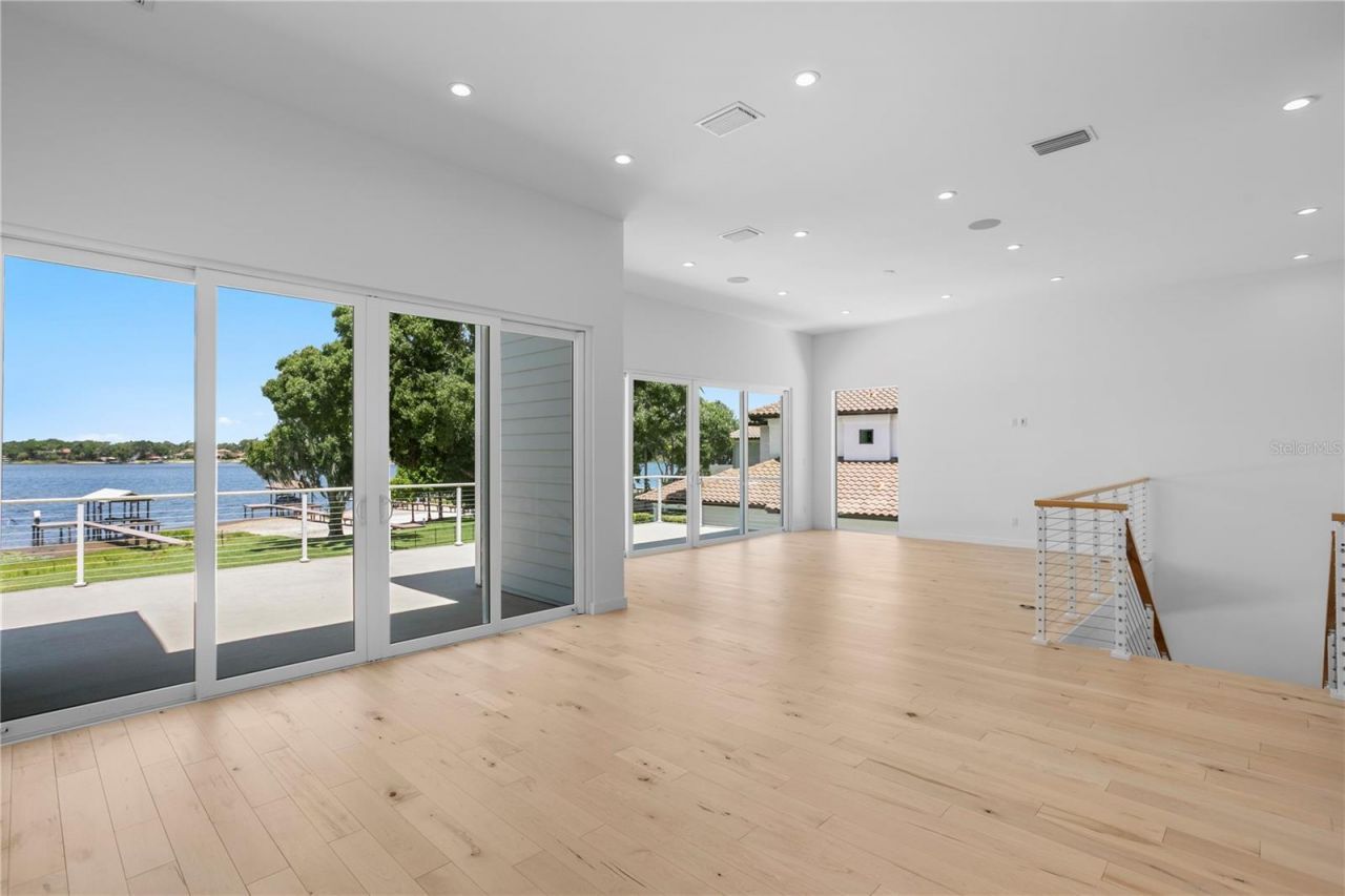 14802 Lake Magdalene Circle, Tampa, FL 33613 Photo
