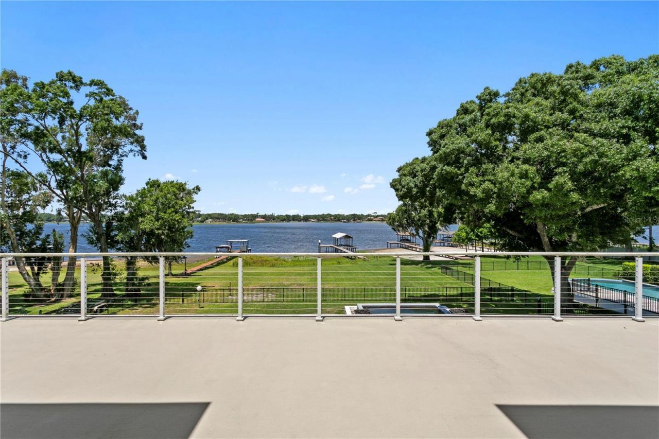 14802 Lake Magdalene Circle, Tampa, FL 33613 Photo