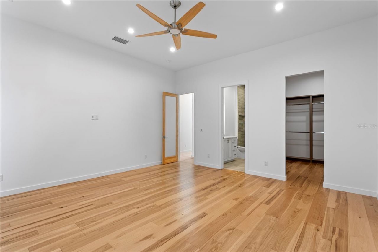 14802 Lake Magdalene Circle, Tampa, FL 33613 Photo