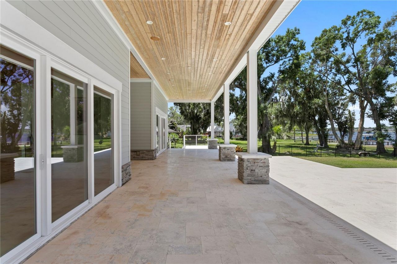 14802 Lake Magdalene Circle, Tampa, FL 33613 Photo