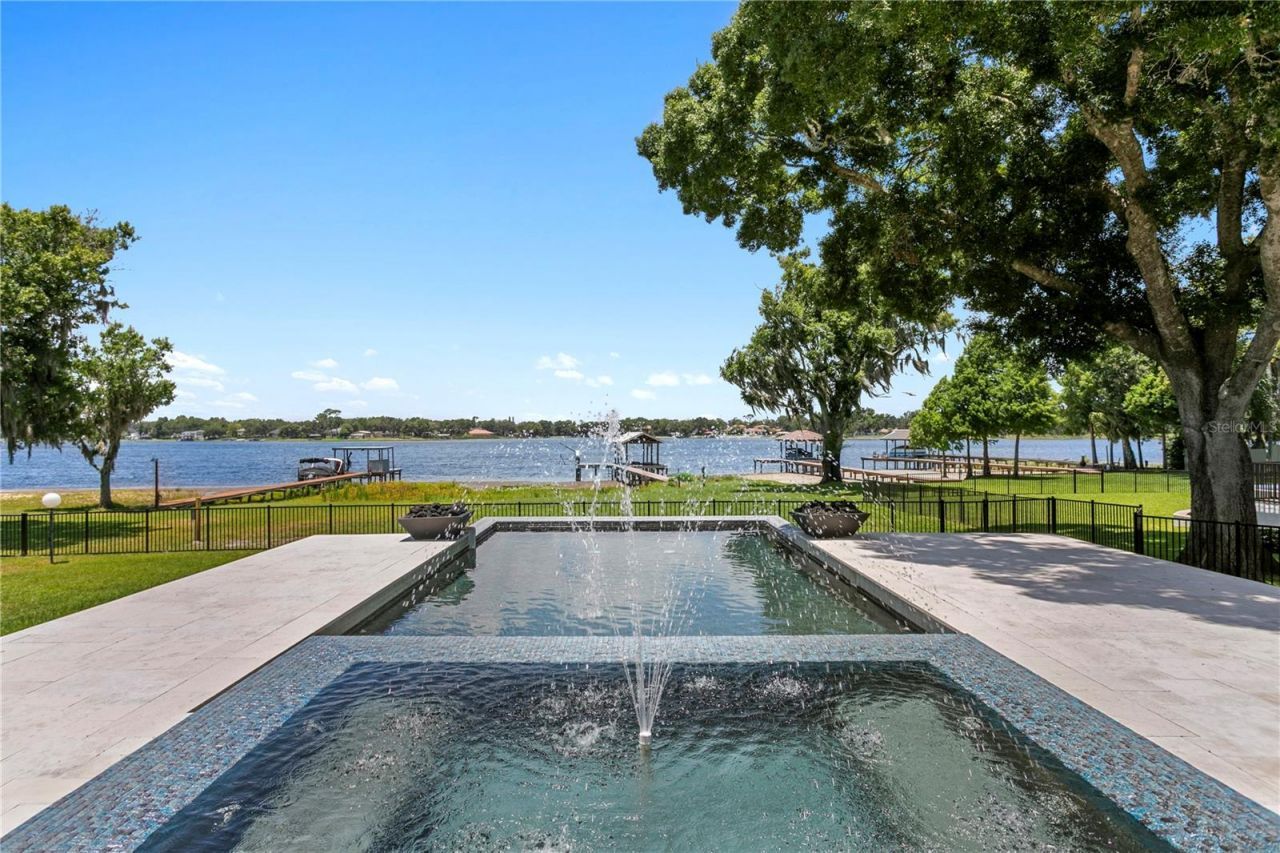 14802 Lake Magdalene Circle, Tampa, FL 33613 Photo