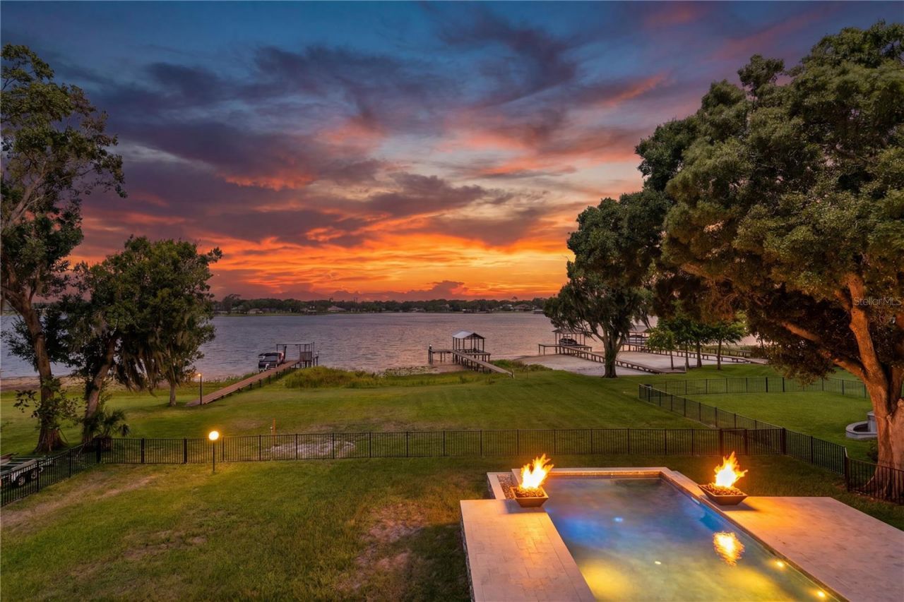 14802 Lake Magdalene Circle, Tampa, FL 33613 Photo