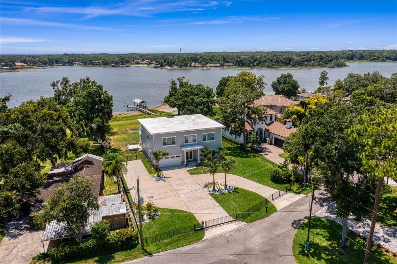 14802 Lake Magdalene Circle, Tampa, FL 33613 Photo
