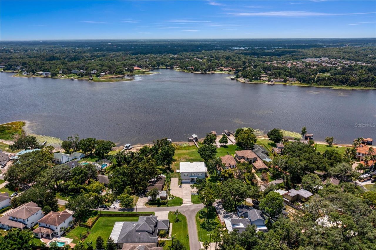 14802 Lake Magdalene Circle, Tampa, FL 33613 Photo