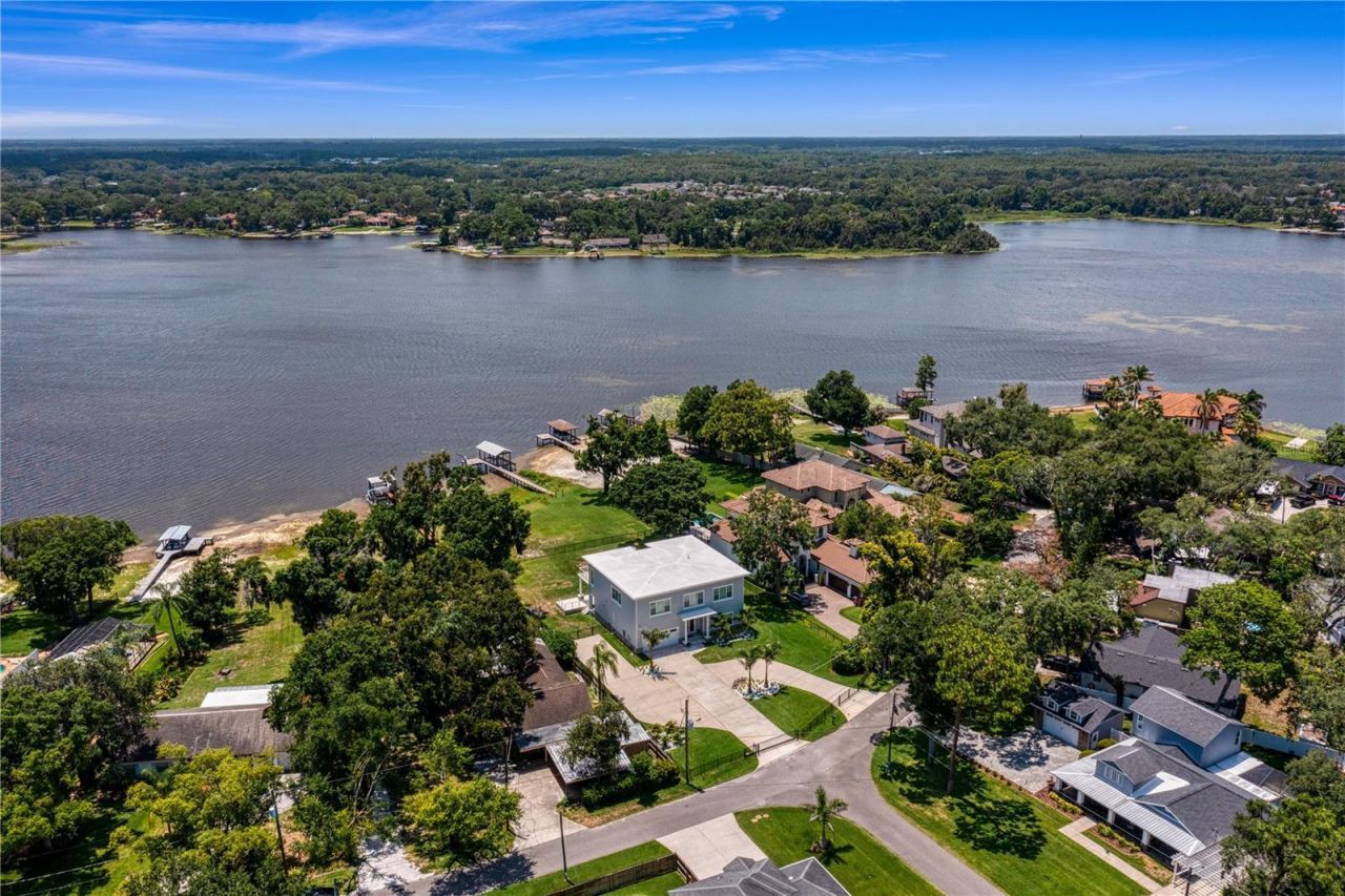 14802 Lake Magdalene Circle, Tampa, FL 33613 Photo