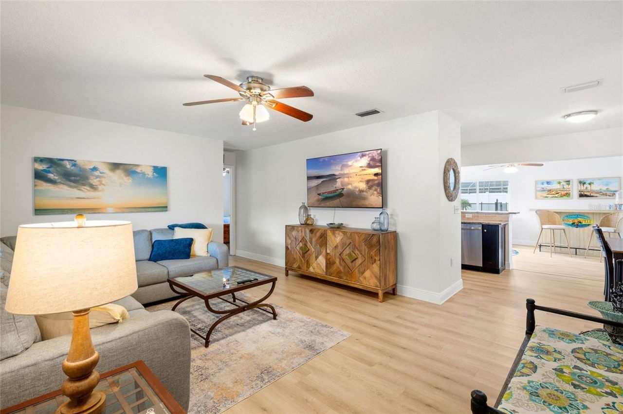 6398 Woodland Boulevard N, Pinellas Park, FL 33781 Photo