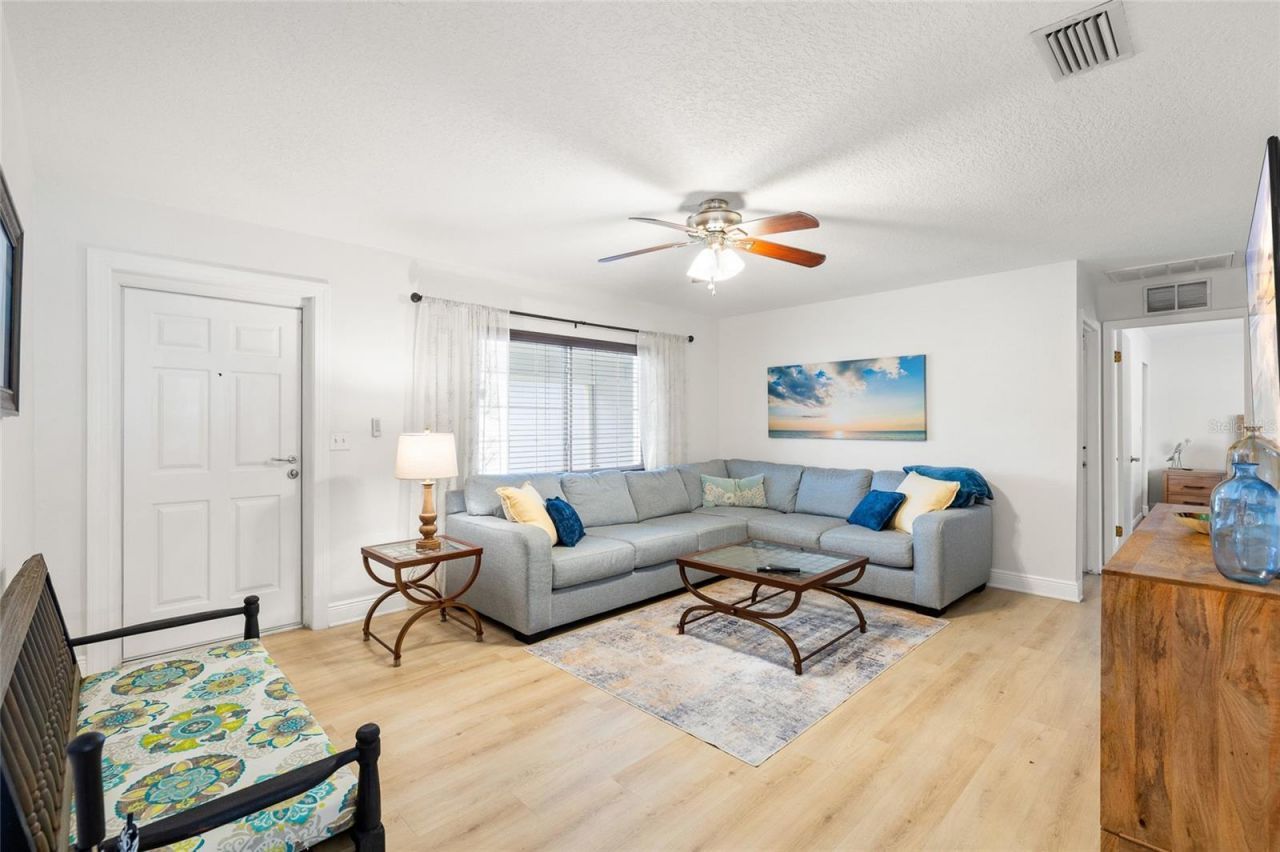 6398 Woodland Boulevard N, Pinellas Park, FL 33781 Photo