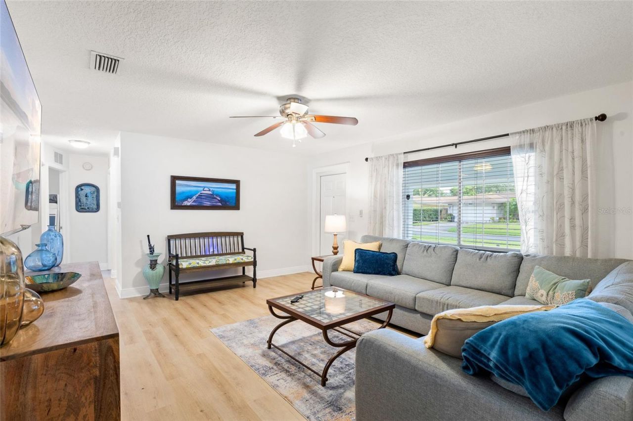 6398 Woodland Boulevard N, Pinellas Park, FL 33781 Photo