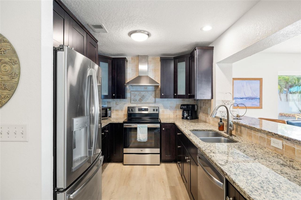 6398 Woodland Boulevard N, Pinellas Park, FL 33781 Photo