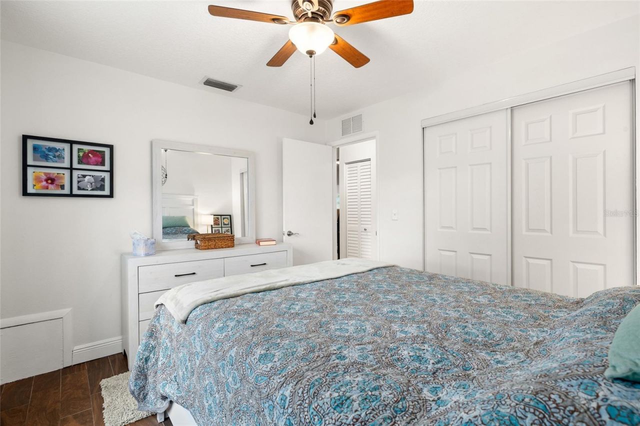 6398 Woodland Boulevard N, Pinellas Park, FL 33781 Photo