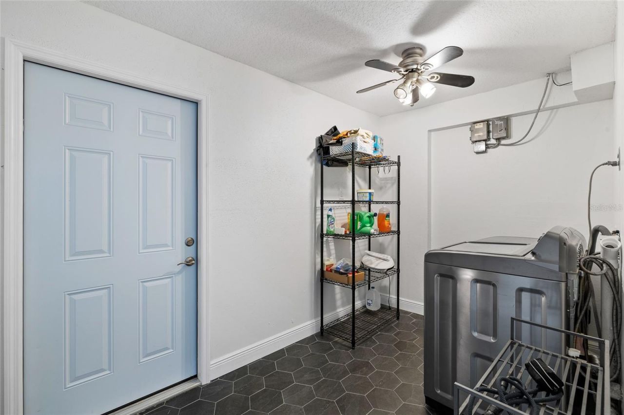 6398 Woodland Boulevard N, Pinellas Park, FL 33781 Photo