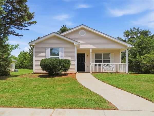 222 Dove Place , Social Circle, GA 30025