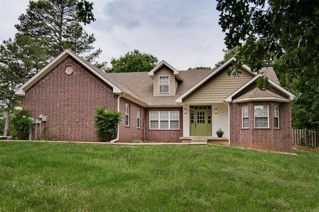 2 Brighstone Lane  Bella Vista, AR 72715