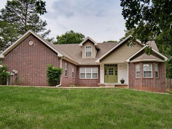 2 Brighstone Lane , Bella Vista, AR 72715