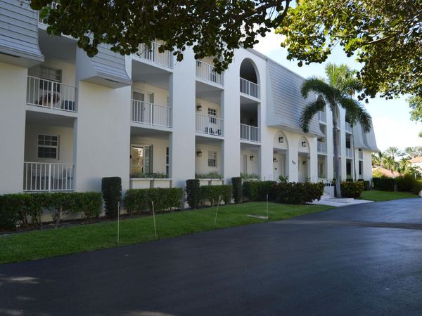 775 Jeffery Street, Unit 5-303, Boca Raton, FL 33487