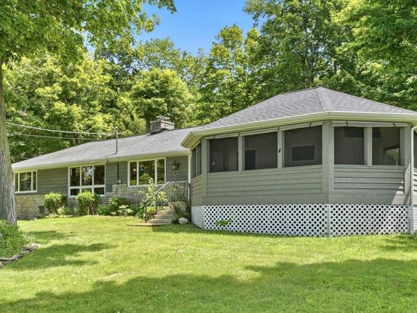 1036 W Lakeshore, Kelleys Island, OH 43438